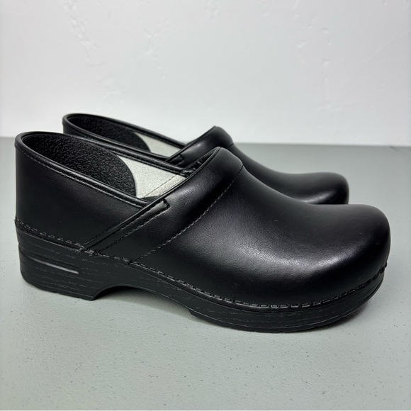 Dansko Professional Women's Nursing Clogs Black Box Leather Size 42 EU/ 11.5-12 - Picture 1 of 11
